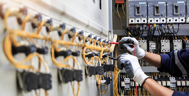 Professional Electrician technician working in Umatilla, OR